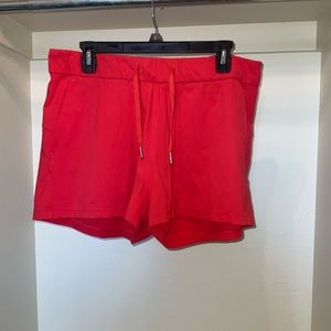 Lululemon shorts 4”/ Pink